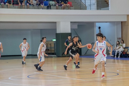 現場台南高商與屏東高工戰況激烈