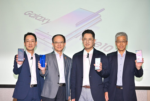 中華電信8月15日開放Samsung Galaxy Note10全系列限量預購。(由左至右為台灣三星電子總經理李大成、中華電信行動通信分公司總經理陳明仕、三星電子大中華區總裁權桂賢、中華電信行動通信分公司副總經理胡學海)