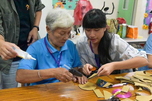 屏東青年返鄉服務 相揪兒少代表作伙來淨灘