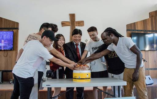 為9月壽星安排慶生活動,不但溫暖貼心,也讓在台求學的遊子感受到學校老師的用心和照顧