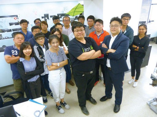 黃宗祺執行長帶領國際成員組成的研發創新團隊。