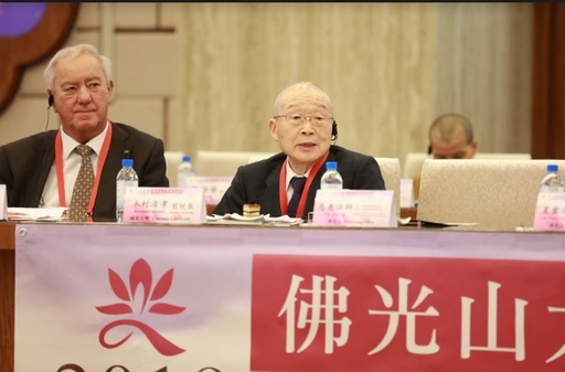 木村清孝深入淺出說明了佛教之人間化,以及佛教對世界之意義與價值。