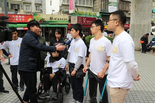 採訪視覺障礙同學參加快閃感受