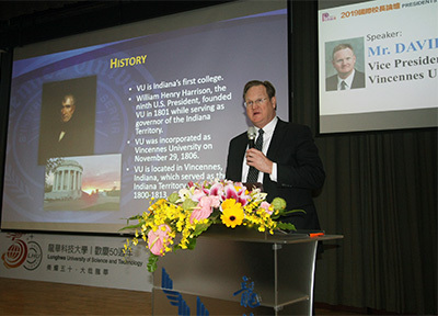 文森大學副校長David Tucker期待和龍華科大加強產學合作,培育工業4.0人才。