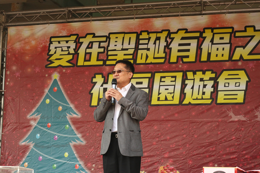 圖說:萬華區區長詹天保再次親臨與民眾同樂