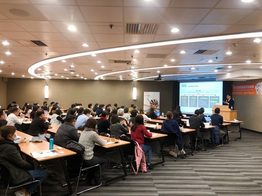 圖二_SGS黃世忠副總裁分享知識管理標竿案例獎源起與競賽辦法