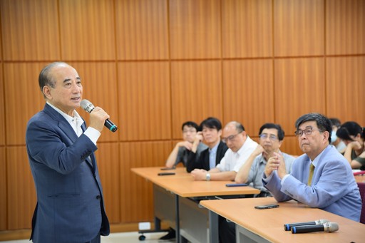 前立法院王金平院長18日造訪華梵大學,並對師生即興演講。