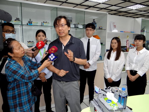 指導老師李春雄非常肯定學生的表現。