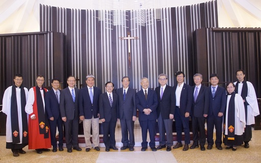 交接典禮以感恩禮拜形式進行,現場冠蓋雲集,各界嘉賓親臨現場觀禮,見證此一時刻,場面隆重且溫馨。