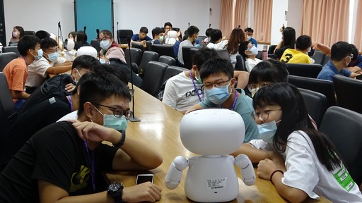 高中生體驗人工智能,探索志趣