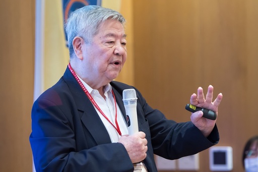 ACCBE認證指導委員會許士軍主任委員於授證儀式中進行專題演說