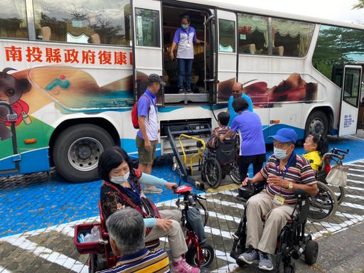 南投縣救國團幫助身障朋友走出戶外勇敢築夢
