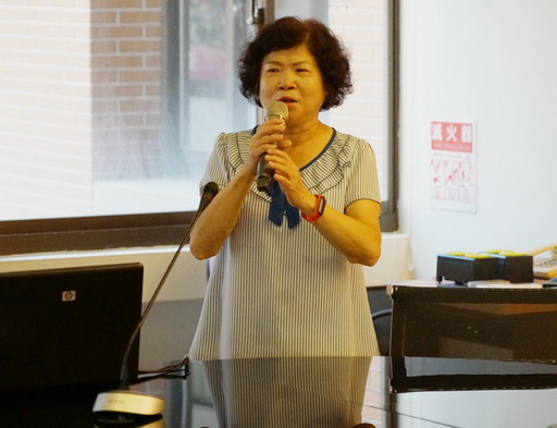 資深學員乃碧阿嬤,感謝育達讓我們有機會學習,實現活得好、學到老的學習樂趣