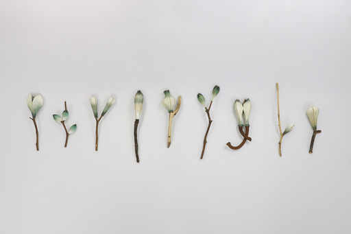 〈果〉, 紅銅、噴漆、珍珠粉、金箔、木,2019