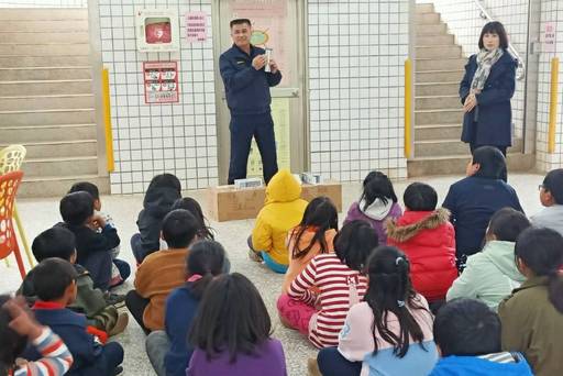 臺東縣初來派出所變身「愛心轉運站」送暖至偏鄉