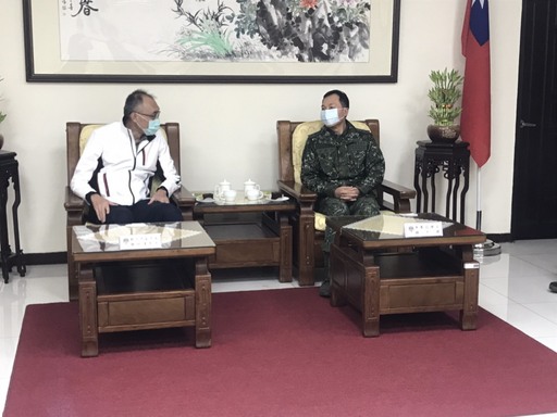 因應極端氣候多變,新北市針對颱風及強降雨等防汛工作,都會預先做好各項整備作業,希望國軍今(110)年仍持續支援兵力,尤其在易形成孤島地區規劃預置作業,超前部署,以協助新北市儘速完成各項搶災工作。