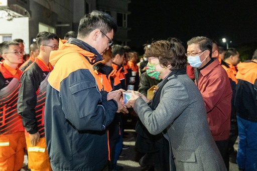 消防節前饒縣長送熱飲慰勞消防局執勤同仁暖胃暖心 感謝守護縣民居家安全
