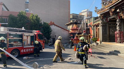 關西太和宮消防演練,消防車模擬霧狀灑水