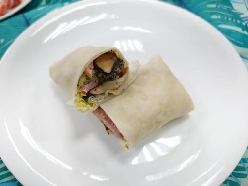 讓人忍不住想直接用手抓的美味貢寮鮑。