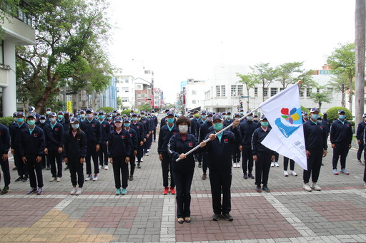 110年全中運臺東代表隊由饒縣長親自授旗 勉選手發揮平常訓練實力爭取佳績 | 中央社訊息平台