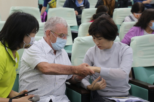臺東觀光未來學堂始業式 饒縣長:推慢經濟 打造1萬人來100次的好客城市