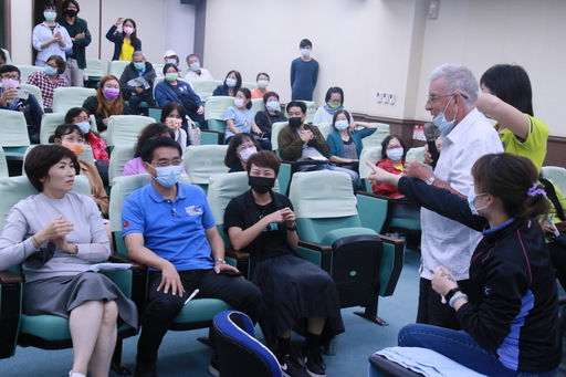 臺東觀光未來學堂始業式 饒縣長:推慢經濟 打造1萬人來100次的好客城市