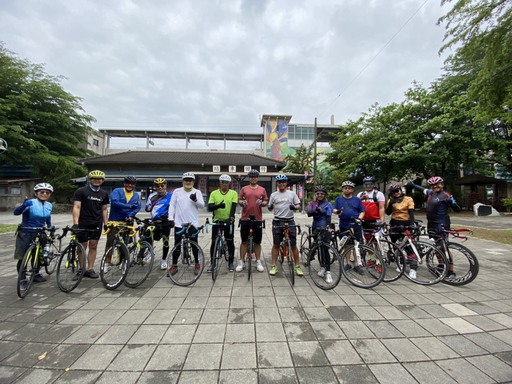 熱血青年軍單車環島號召屏東遊子回家迎王 潘孟安也想跟