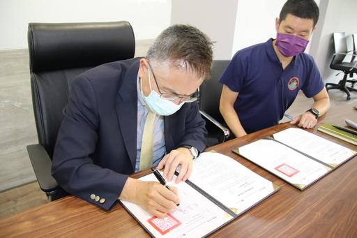中央大學與陽翼先進科技公司完成視訊締約，將攜手挑戰「深太空」(deep space)任務並扶助台灣太空產業發展。