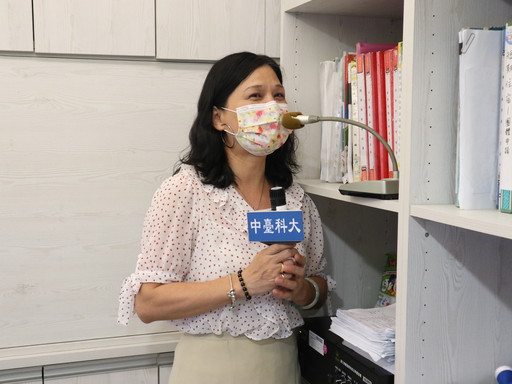 中臺科大「端午粽情飄香」活動-校長陳錦杏(左1)勉勵住宿學生 中臺與您同在