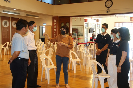 臺東疫苗快打站準備好了 疫苗到位後盡速開打 饒縣長今勘查快打站設置
