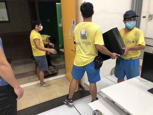 威力搬家貨運公司幫忙搬運