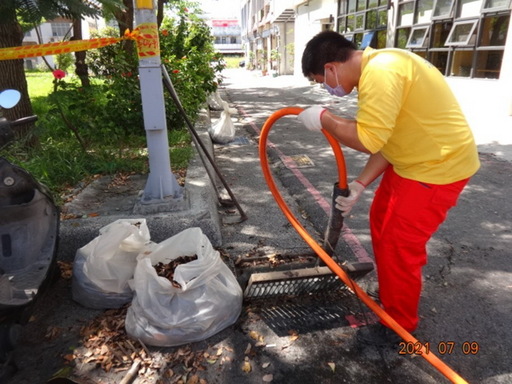 颱風前臺東縣各鄉鎮出動清溝車 饒慶鈴:即時清淤 確實防颱超前部署