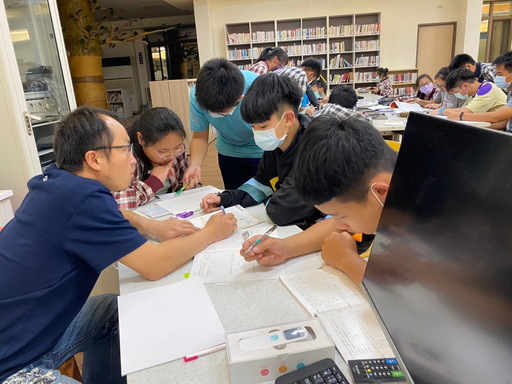 熱血教師 無盡教育愛扭轉偏鄉學童人生 臺東池上國中詹永名主任獲師鐸獎 饒縣長恭賀