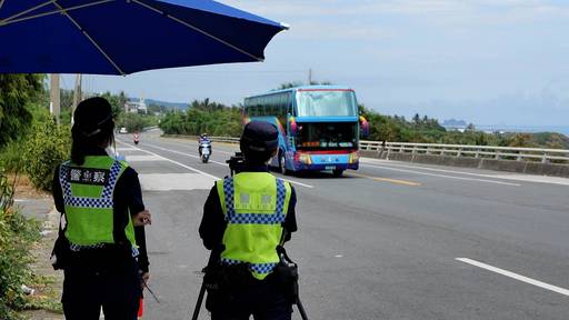 防疫降級車(人)潮湧入 臺東各警分局加強交通稽查勤務維護轄內交通安全