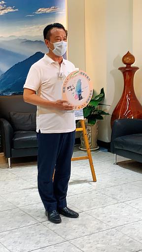 翁章梁響應89量腰日 「腰」您一起遠離「代謝症候群」