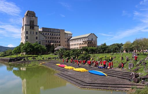 東華大學特設縱谷跨域書院學士學位學程來吸納跨領域的人才