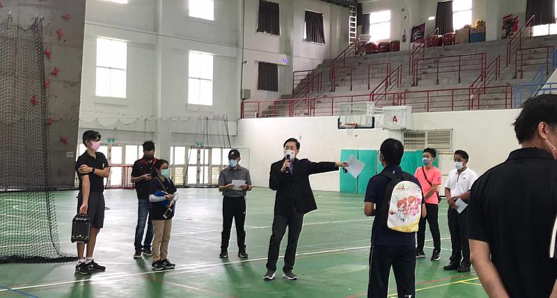 趙涵捷校長致詞並介紹東華大學體育環境