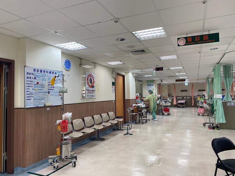 醫院急診室空間明亮，