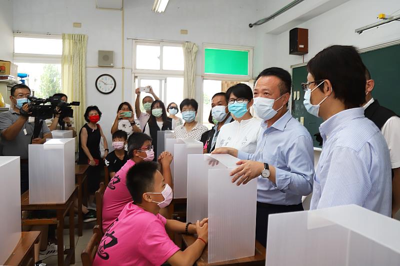 啟動學校環境清消！翁章梁今視察太保國中 盼讓師生安心迎開學