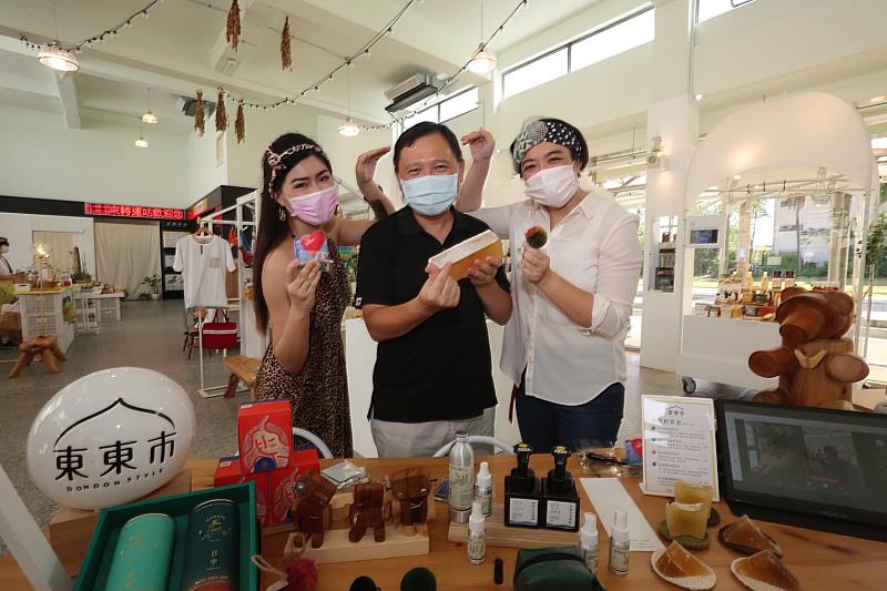 台東雲端旅展開跑三日 國際網紅聯手吸引千人追直播 引發台東的討論度