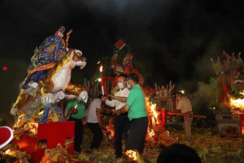 民雄大士爺火化升天