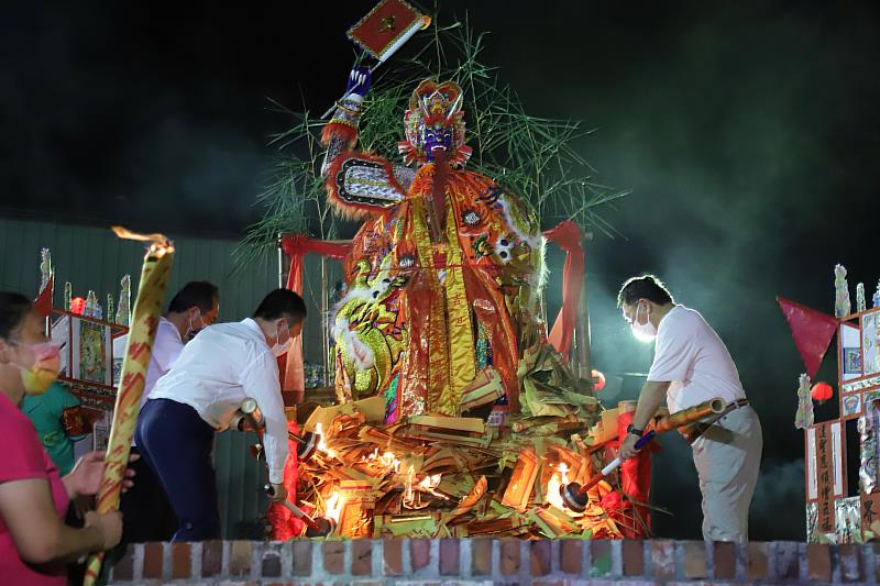 民雄大士爺火化升天
