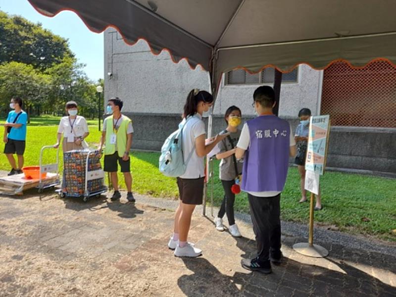 宿舍人員說明進住檢疫事項