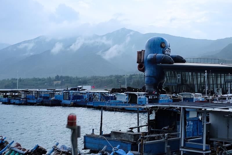 巨型春江獸萌照席捲熱潮 民眾「敲碗」期待再相逢