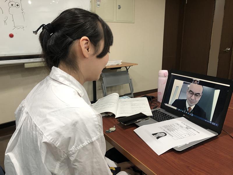 義守大學 「應日系」李婉儀，逐夢成真，成為義大首位通過日本大學「2+2」學程的學生(資料畫面來源：義守大學提供)。