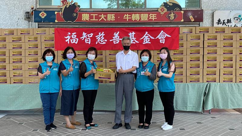 福智慈善基金會捐贈物資禮盒關懷弱勢民眾