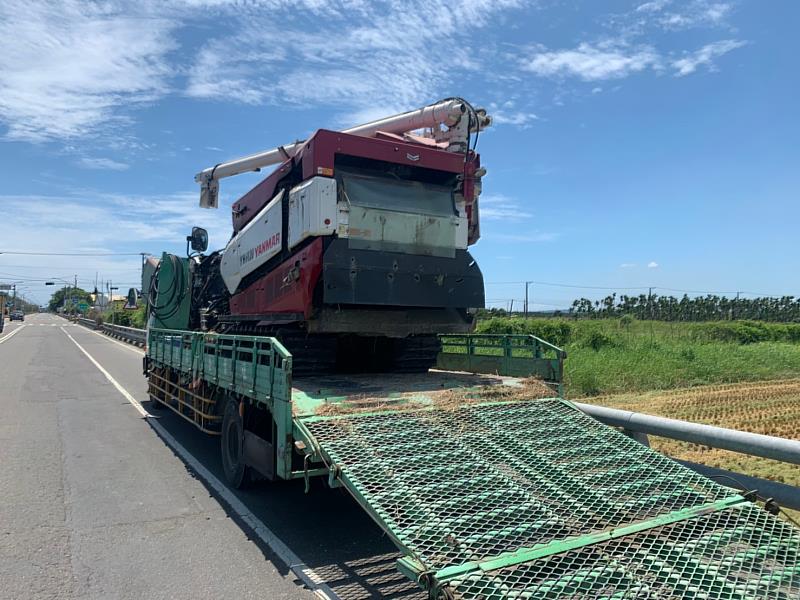 農機清洗再上路  道路淨淨淨