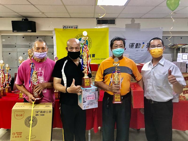 身心障礙保齡球運動會，家屬志工一齊瞄準快樂人生