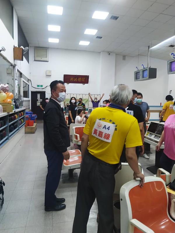 身心障礙保齡球運動會，家屬志工一齊瞄準快樂人生