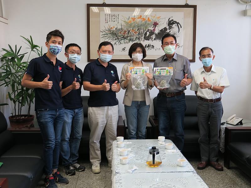 持續提升鳳梨釋迦出口品質  縣長饒慶鈴拜訪台東區農業改良場 希攜手合作降低外銷風險